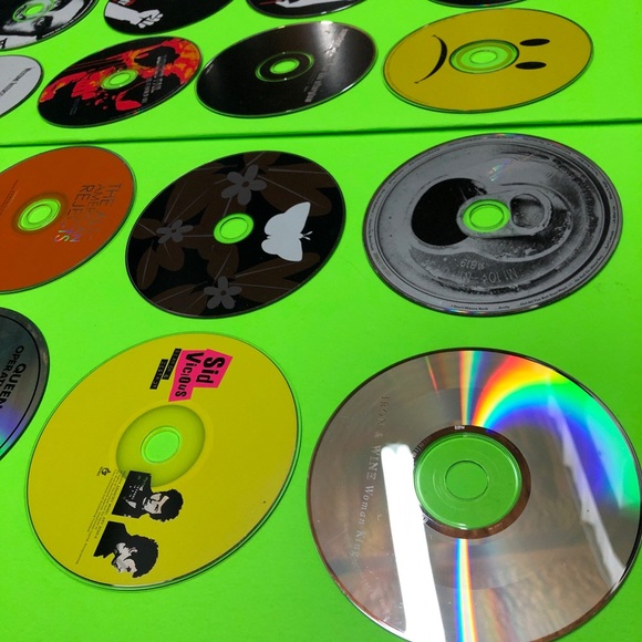 2000s CDs 4 for $10. No cases or anything. - Picture 4 of 8